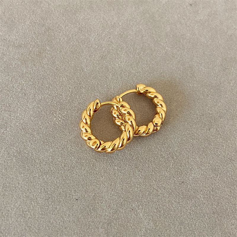Twisted circle ear clips for women, new gold plain circle earrings