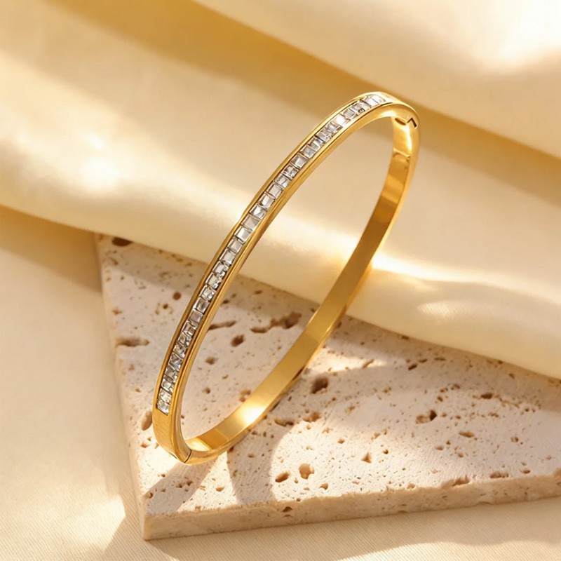 Gold-plated diamond-studded heart bangle for women open jewelry
