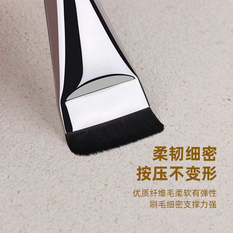 Foundation brush makeup artist special ultra-thin no powder absorption Cangzhou makeup brush one-word flat head foundation liquid makeup tool