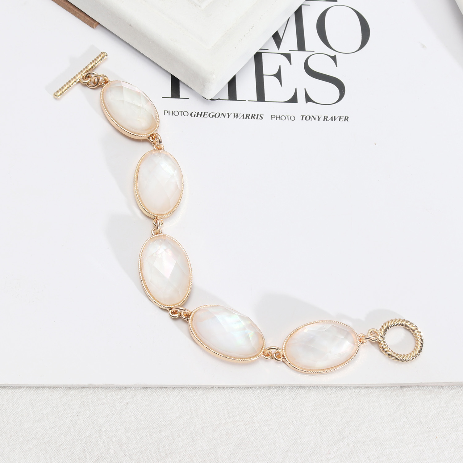 Design Wind Accessories Abalone Shell White Shell Faceted Resin Texture Exquisite Girl Bracelet