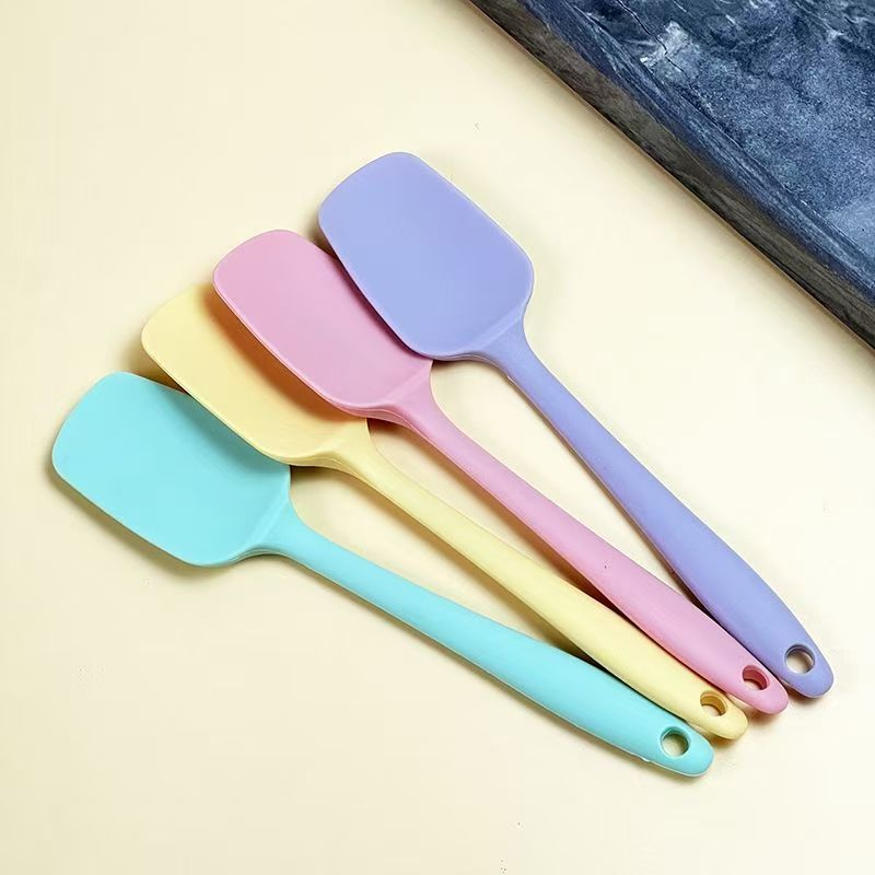 Food-grade silicone scraper, integrated high-temperature resistant baking scraper, cream spatula, cake mixing spatula