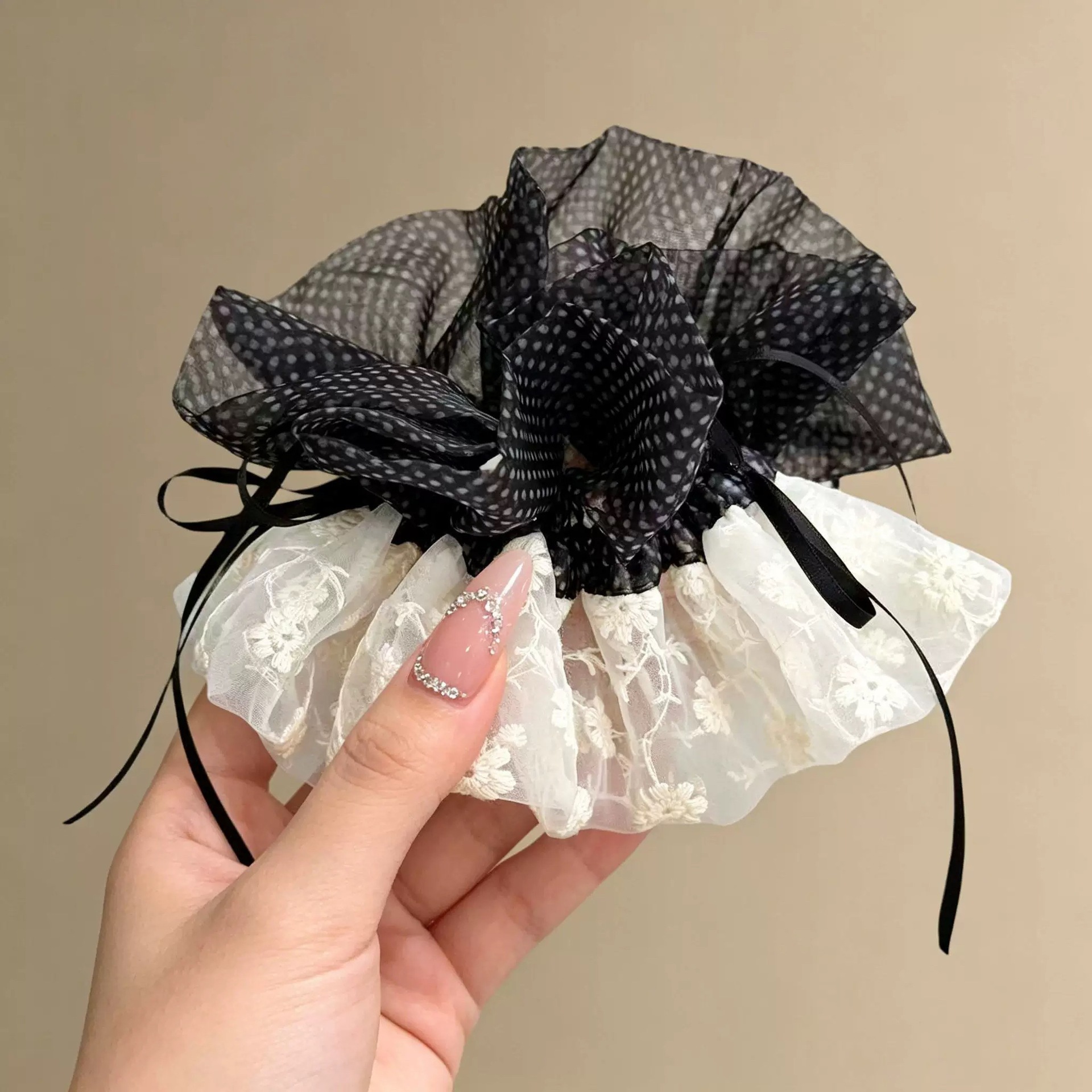 36#黑色波点蝴蝶结丝带小雏菊刺绣约14cm