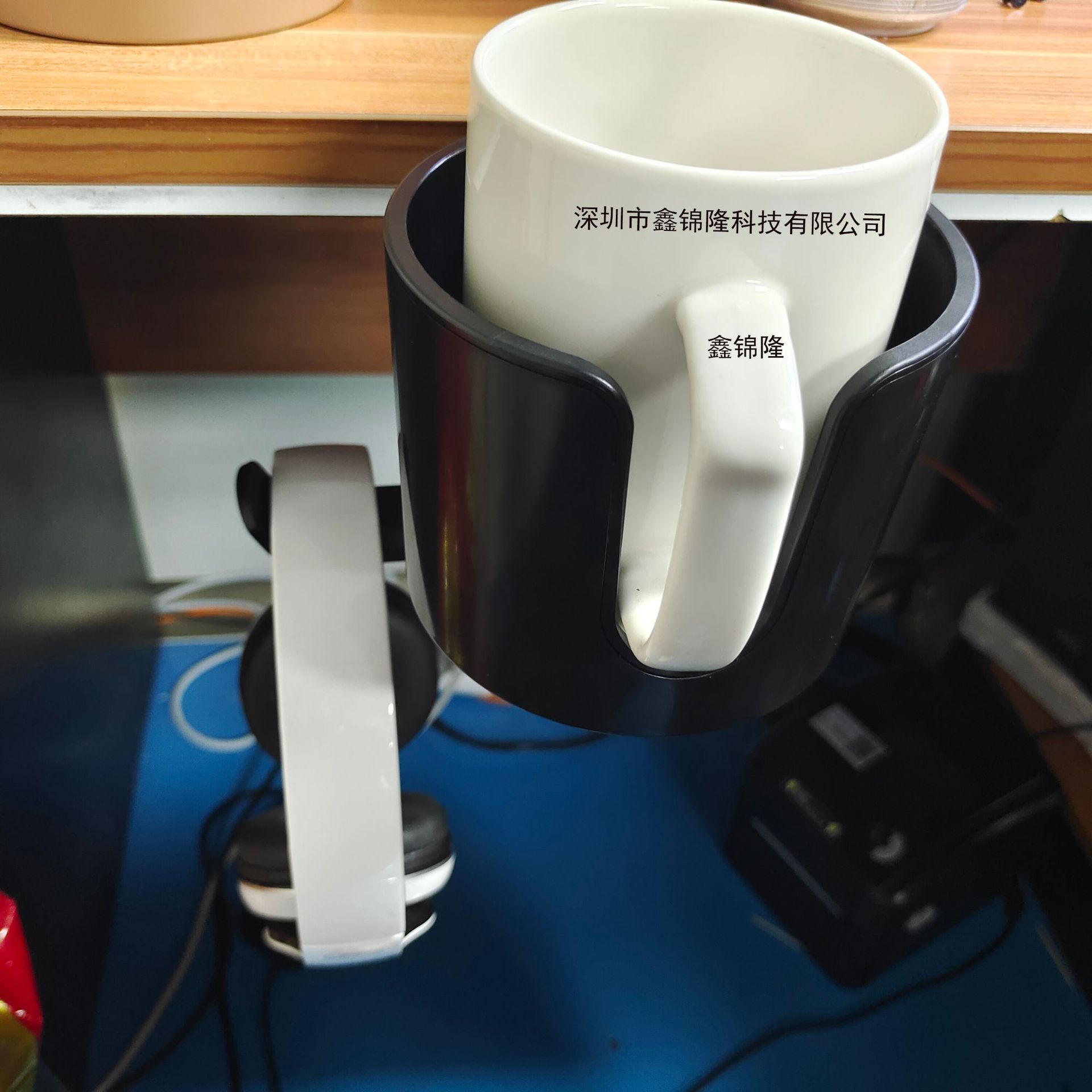Aluminum alloy headphone stand, 360-degree rotating multifunctional no-drill desk edge cup holder and headphone hanger 2-in-1