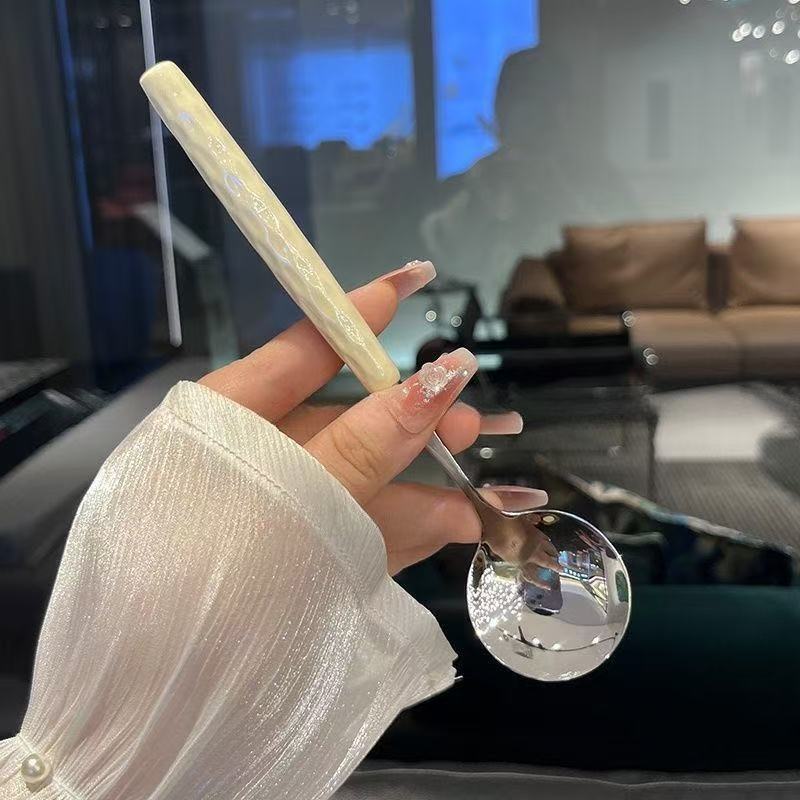Stainless Steel Spoon Household Soup Spoon Girl Household Plastic Handle Round Spoon Fruit Yogurt Spoon