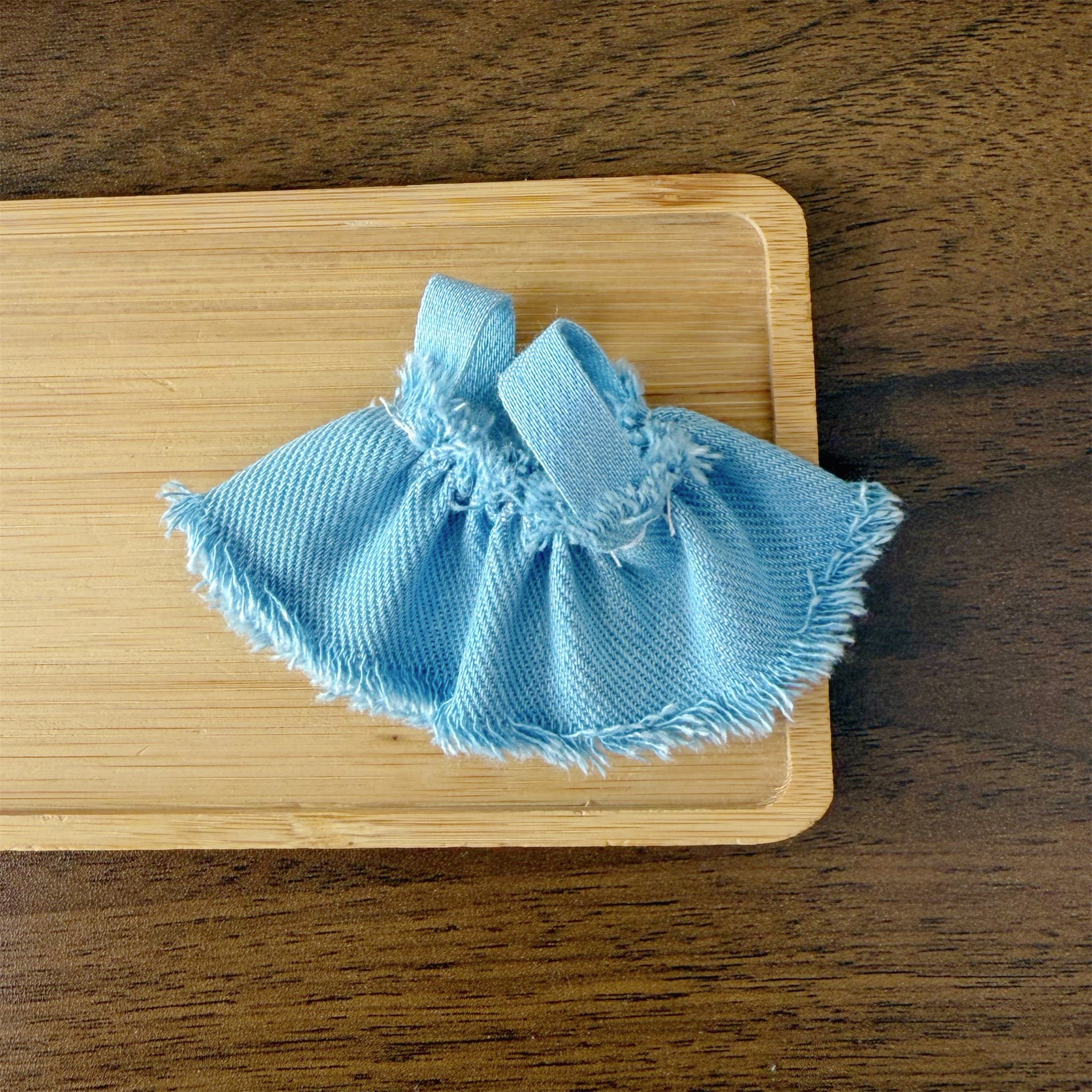 17cm Labubu doll clothes LABUBU plush replacement long-legged kitty cat pendant denim skirt doll clothes dress-up