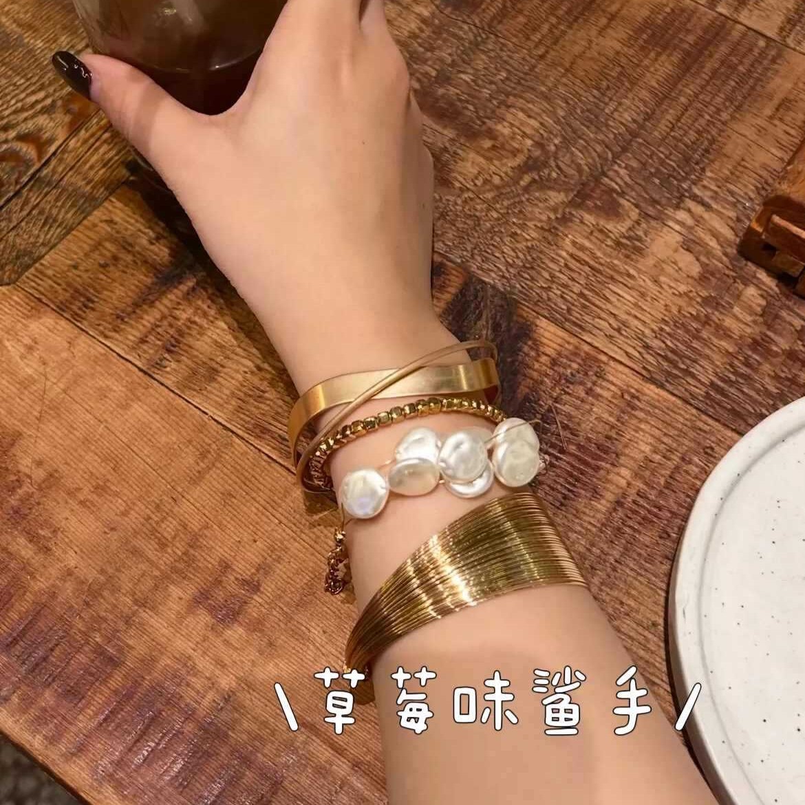 Vintage Style Metal Bracelet Texture Vacation Style Accessories for Women