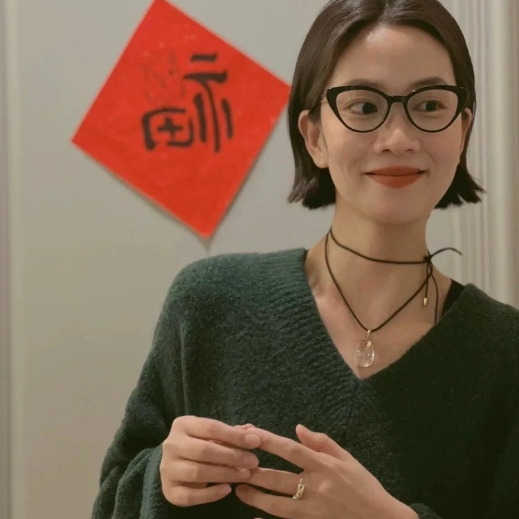 Dong Jie white crystal earrings and necklace, elegant drop pendant, delicate sweater chain