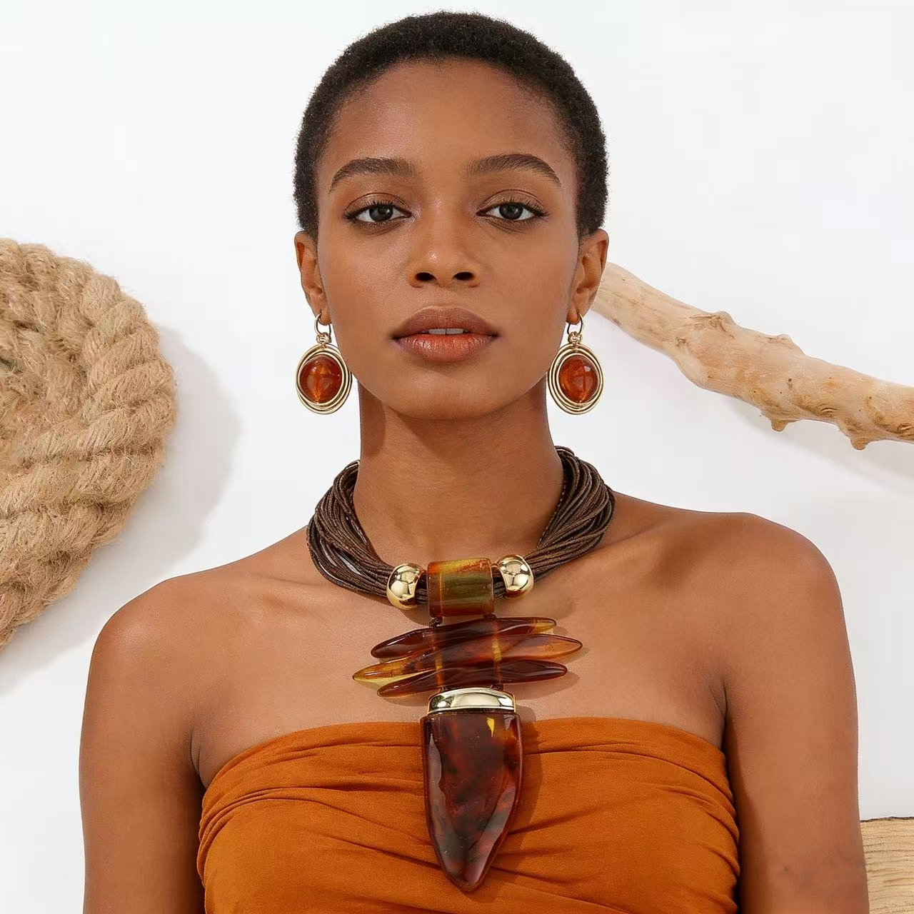 Resin horn pendant necklace and earring set exaggerated accessories necklaces