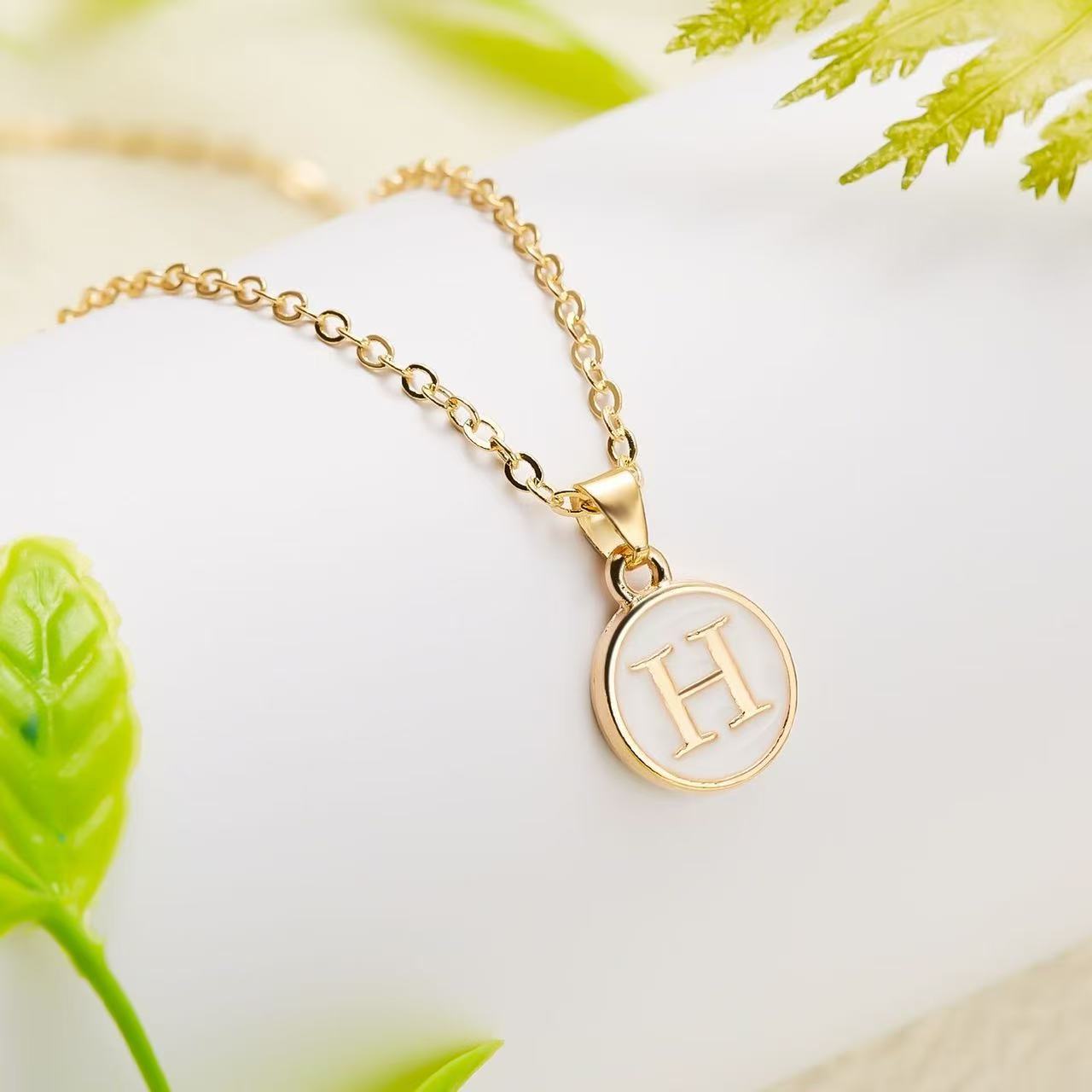 Geometric 26-letter necklace simple 26-letter necklace alloy pendant necklace