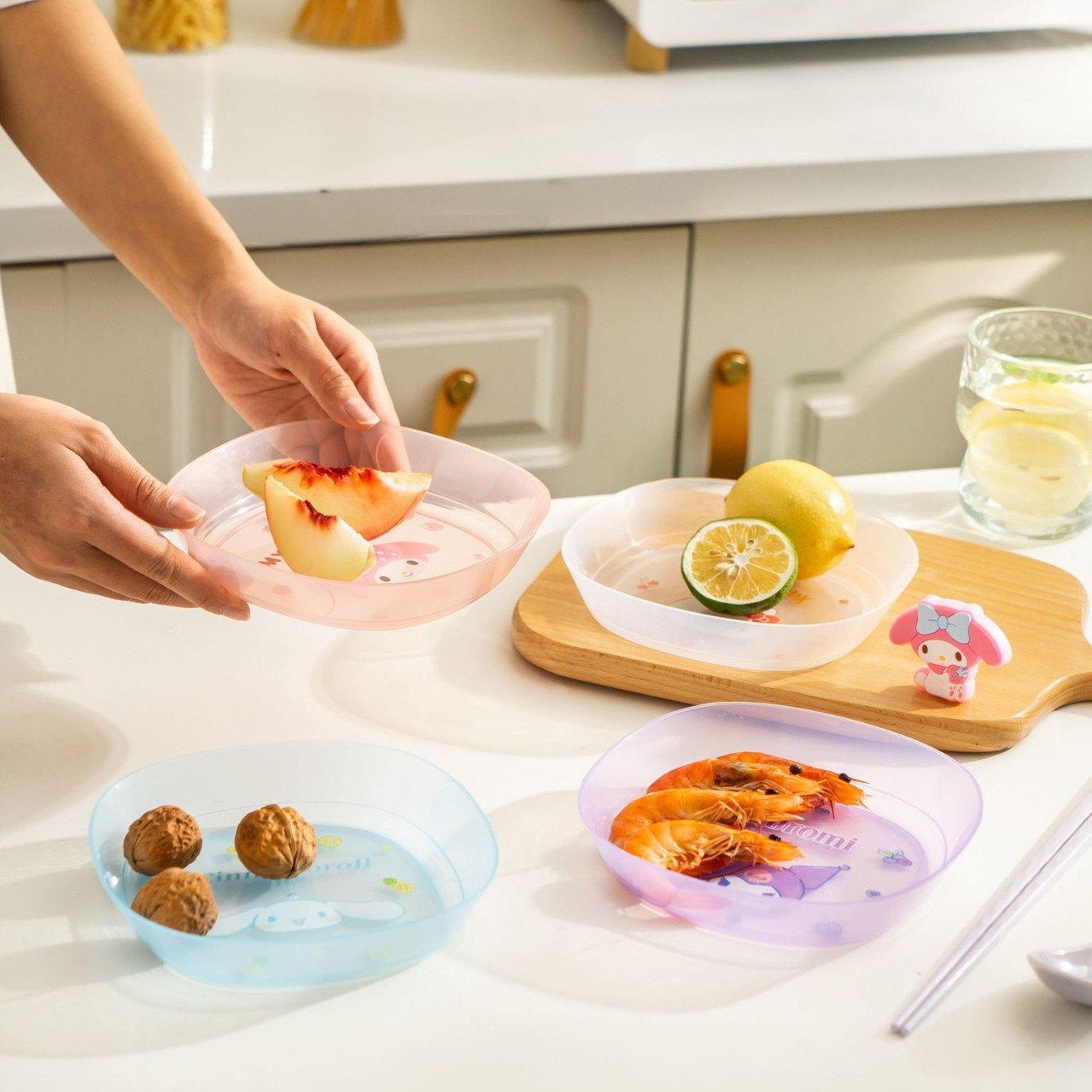 Sanrio Official Transparent Plate Dopamine Bone Plate Table Trash Plate Bone Plate Cartoon Plastic Small Plate