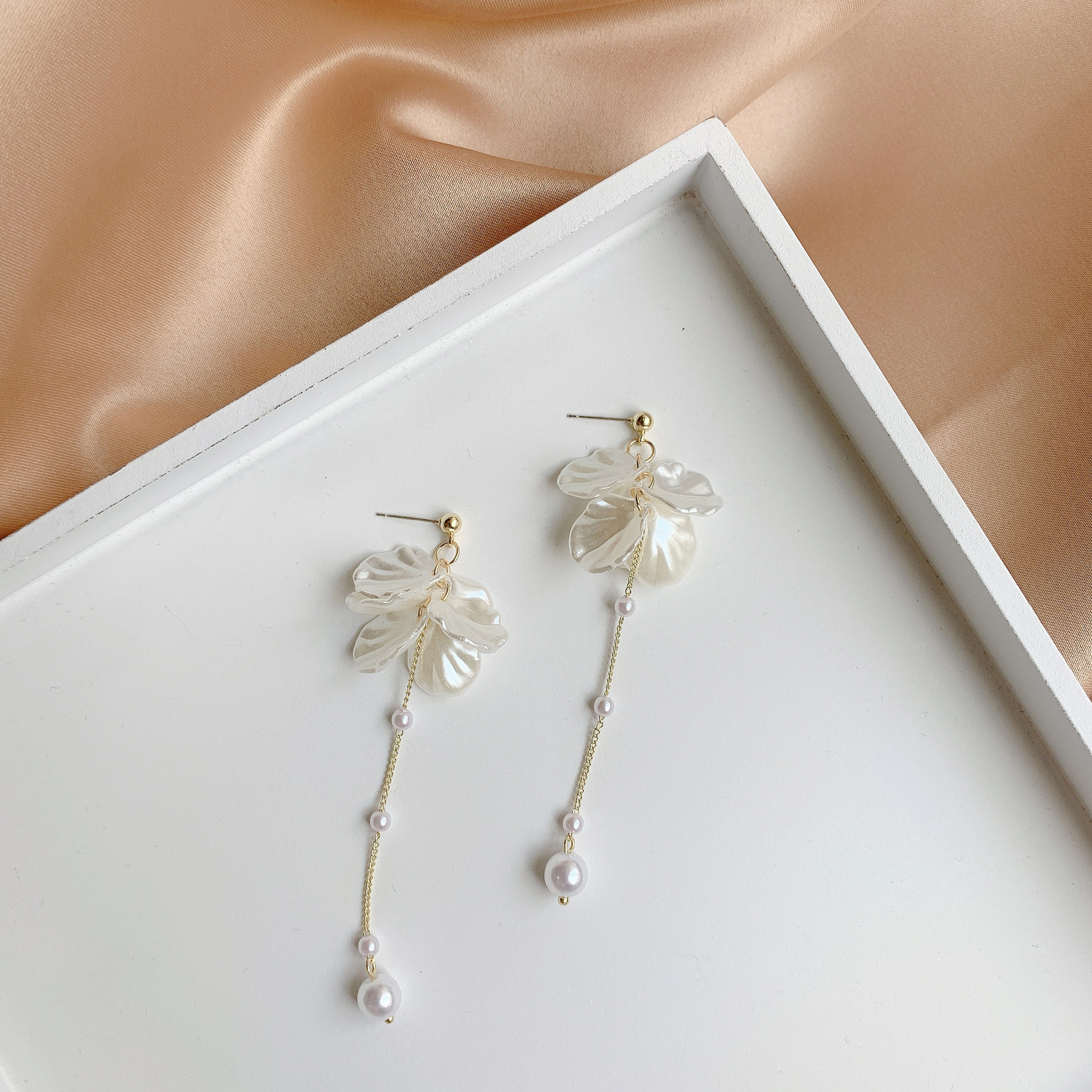 New Elegant Shell Petal Tassel Earrings Simple Pearl Earrings for Women
