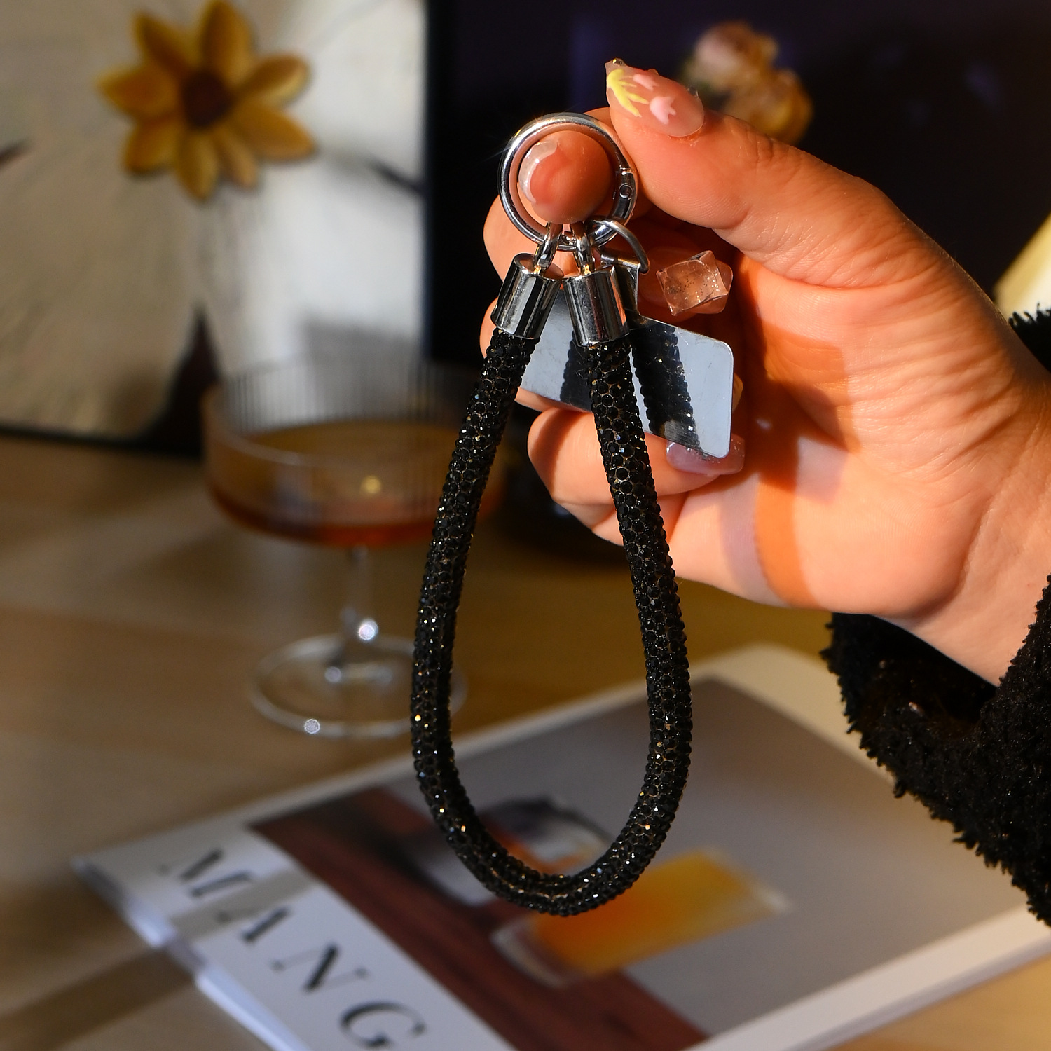 Mobile phone lanyard rhinestone short hanging chain hand wrist phone hanging ornament phone chain