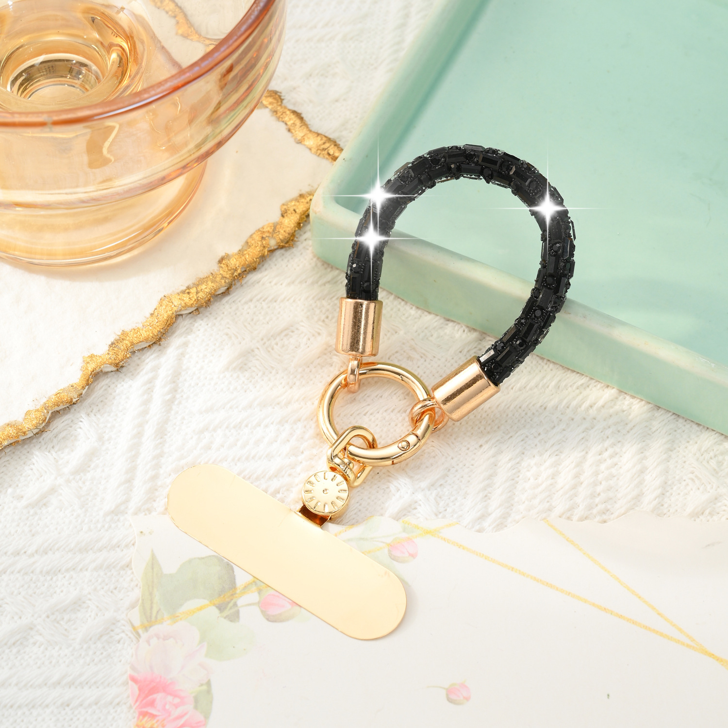 Phone short lanyard finger rope car keychain pendant anti-loss anti-theft small pendant hanging chain