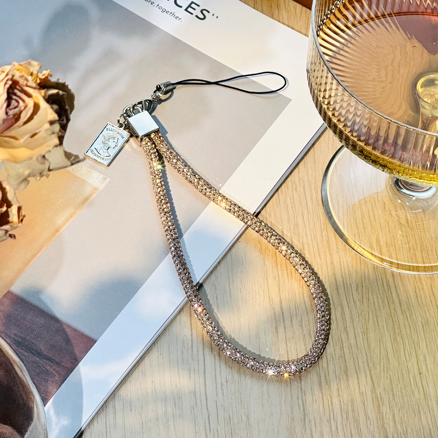 Mobile phone lanyard wrist full rhinestone lanyard hanging chain tag women pendant sturdy phone chain neck