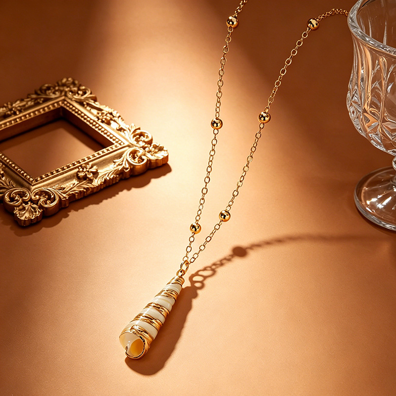 Natural Shell Niche Gold-Plated Edge Beach Marine Life Conch Shell Pearl Pendant Necklace Factory