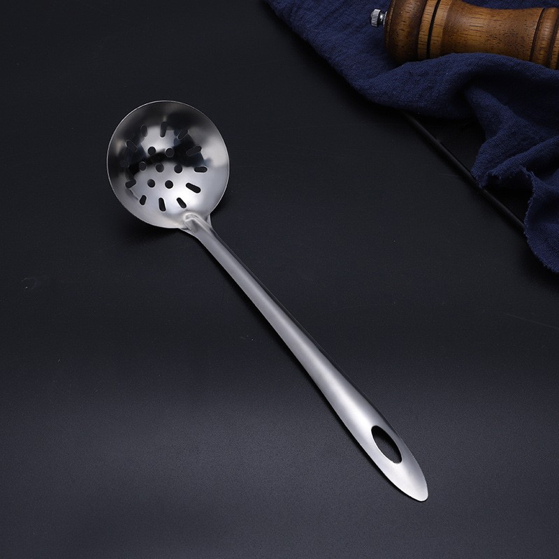 201 non-magnetic stainless steel hot pot spoon, thickened household soup spoon, slotted spoon, food stall hot pot restaurant tableware pot products