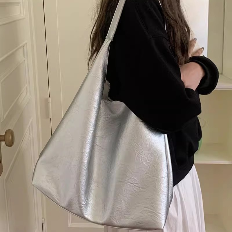 Maillard Style Commute Bag Large Capacity Women's Bag 2026 New Popular Relaxed Single Shoulder Tote Bag