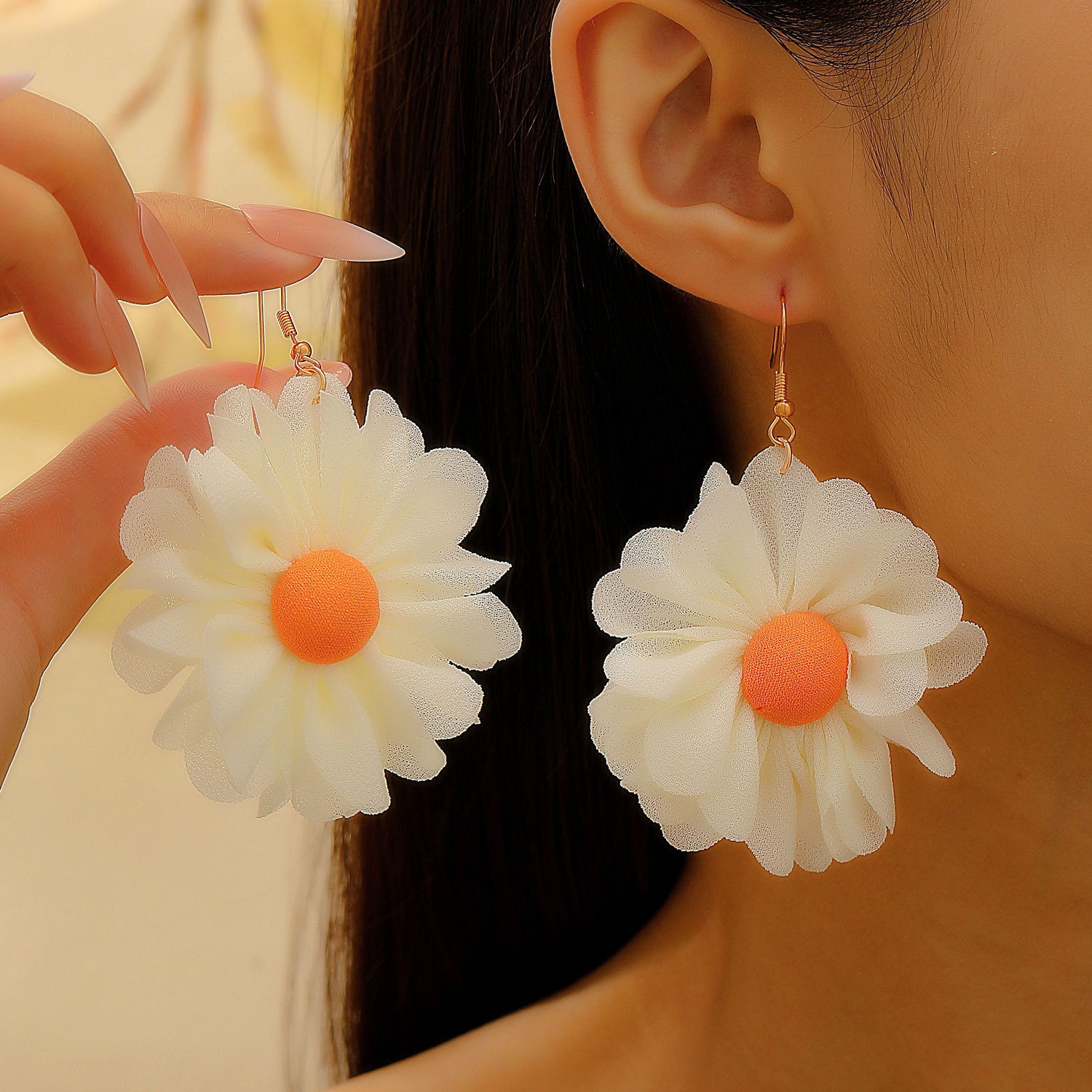 Summer Flower Earrings Women Dopamine Vacation Style Exaggerated Starfish Stud Earrings Handwoven Raffia Earrings Women