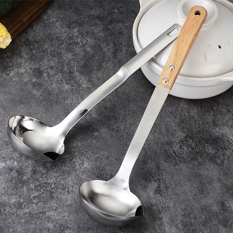 304 stainless steel oil separation spoon, kitchen multi-function filter spoon, household soup oil separation filter spoon