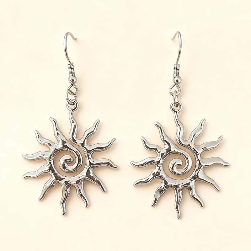 Spiral Sun Pendant Necklace for Women Gold Hollow Pendant Simple Choker