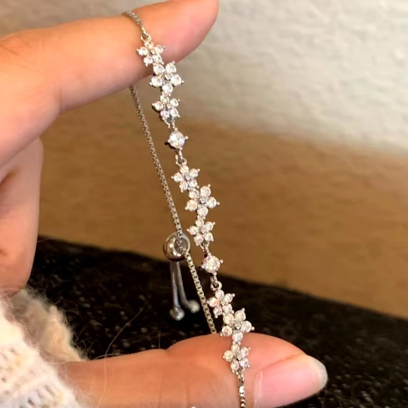 Dreamy Flower Garden Bracelet for Women Sweet Girl Date Girl Decorative Hand Jewelry