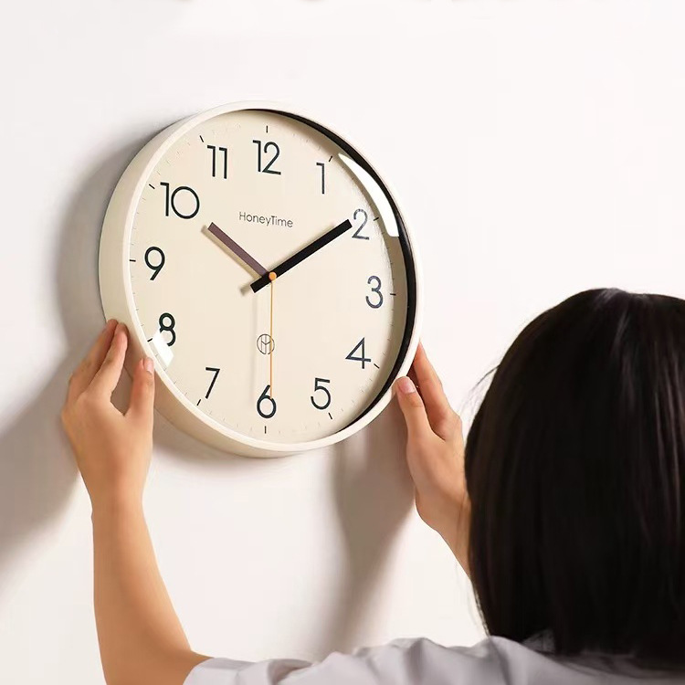 Modern Simple Wall Clock, Living Room Clock Wall Clock, Minimalist 2026 New