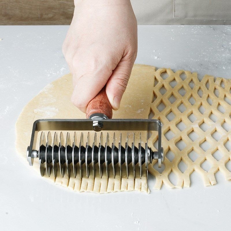 Stainless Steel Pizza Dough Roller Knife Rolling Needle Pricker Western Pastry Dough Mesh Knife Grid Lace Baking Tool