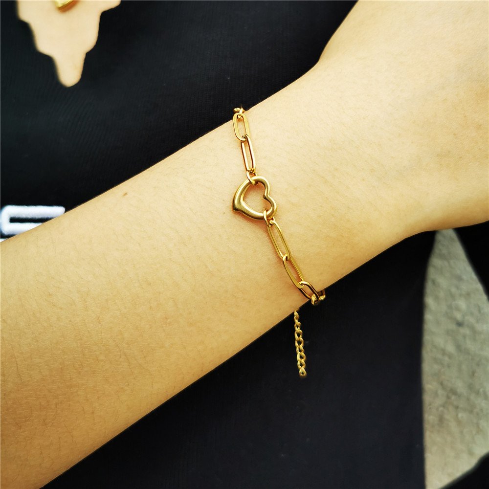 Japanese and Korean stainless steel paperclip heart pendant charm bracelet