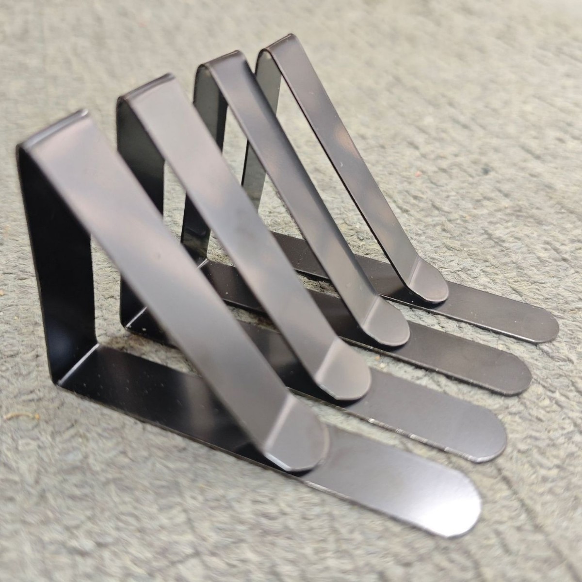 Household Stainless Steel Tablecloth Clip Non-Slip Triangle Tablecloth Clip Tablecloth Fixing Daily Elastic Clip