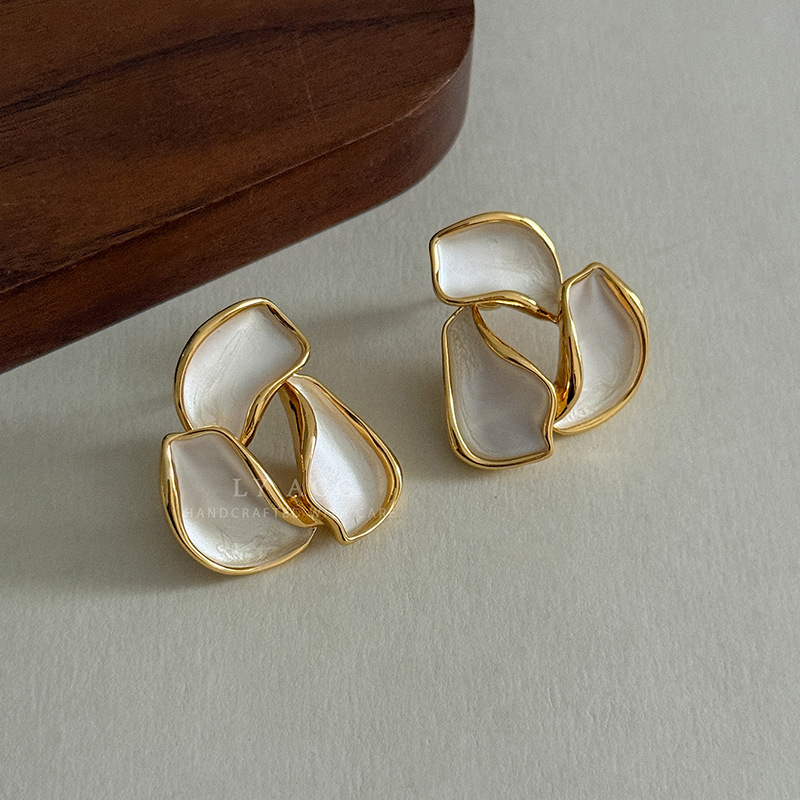 Exaggerated Oil-Drop Round Earrings Sweet Stud Earrings Simple Small Earrings for Women