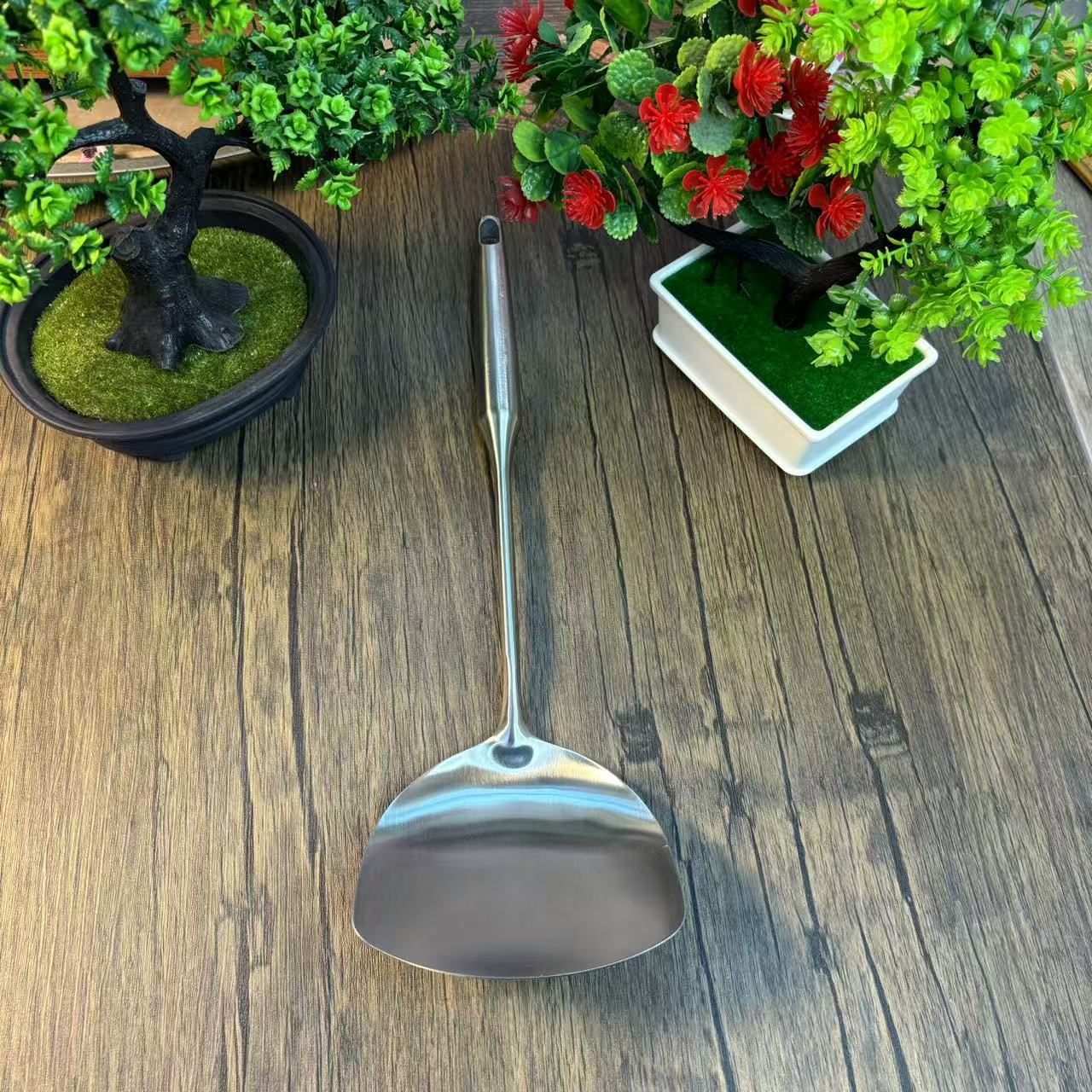 Stainless Steel Spatula Frying Pan Spatula Slotted Spoon Iron Spatula Home Use Non-Stick Pan Kitchen Utensils High Temperature Resistant