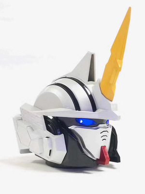 机甲白色