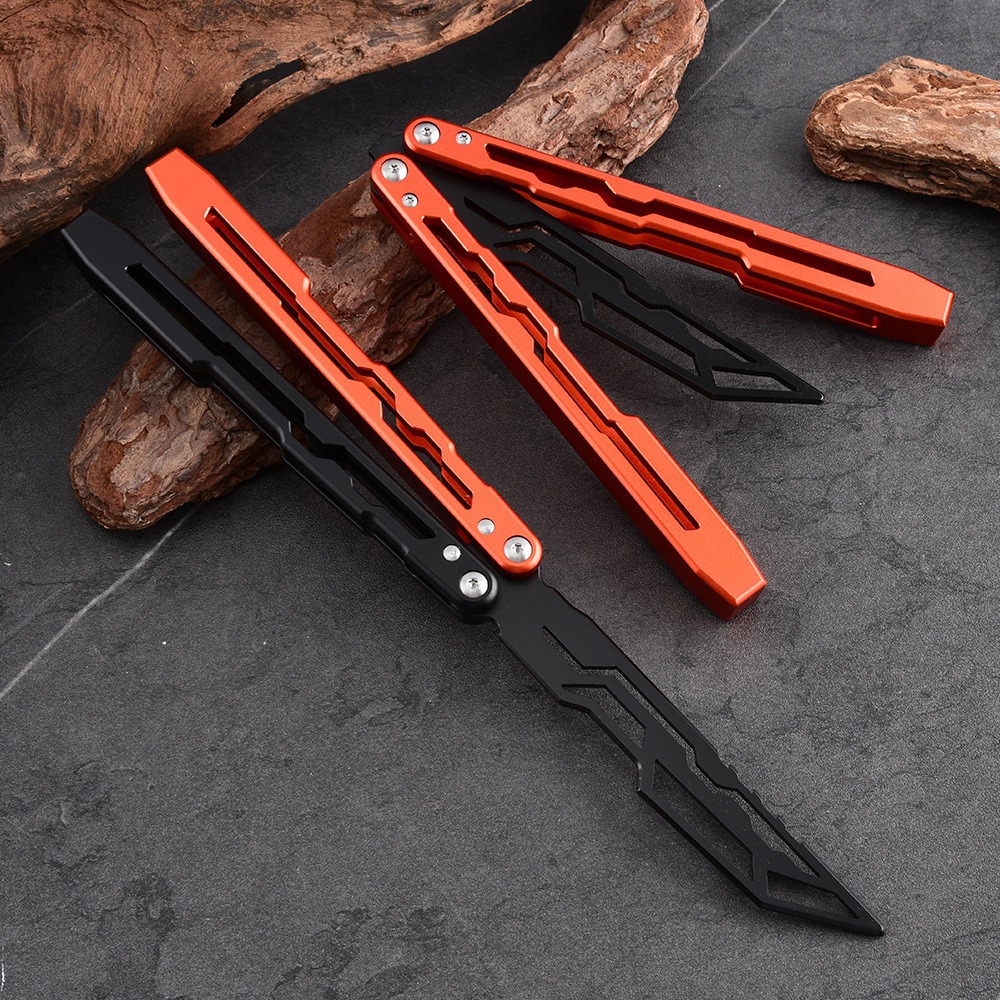 New Mecha Style Butterfly Knife Unsharpened Folding Knife CSGO Peripheral Outdoor Portable Practice Tool