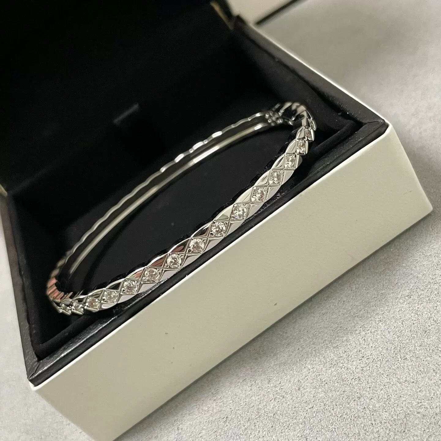 Small fragrance high version V gold coco diamond-encrusted full diamond couple bracelet simple bangle for women