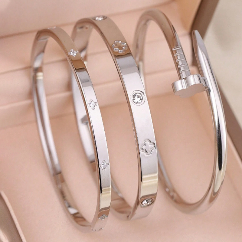 Gold-plated four-leaf clover diamond-studded open bangle for women stackable stainless steel jewelry