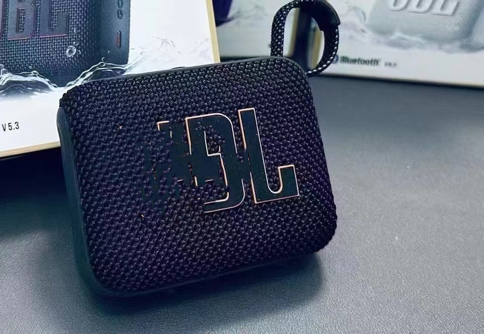 New G04 gold brick 4th generation wireless Bluetooth speaker portable outdoor sports mini speaker high configuration