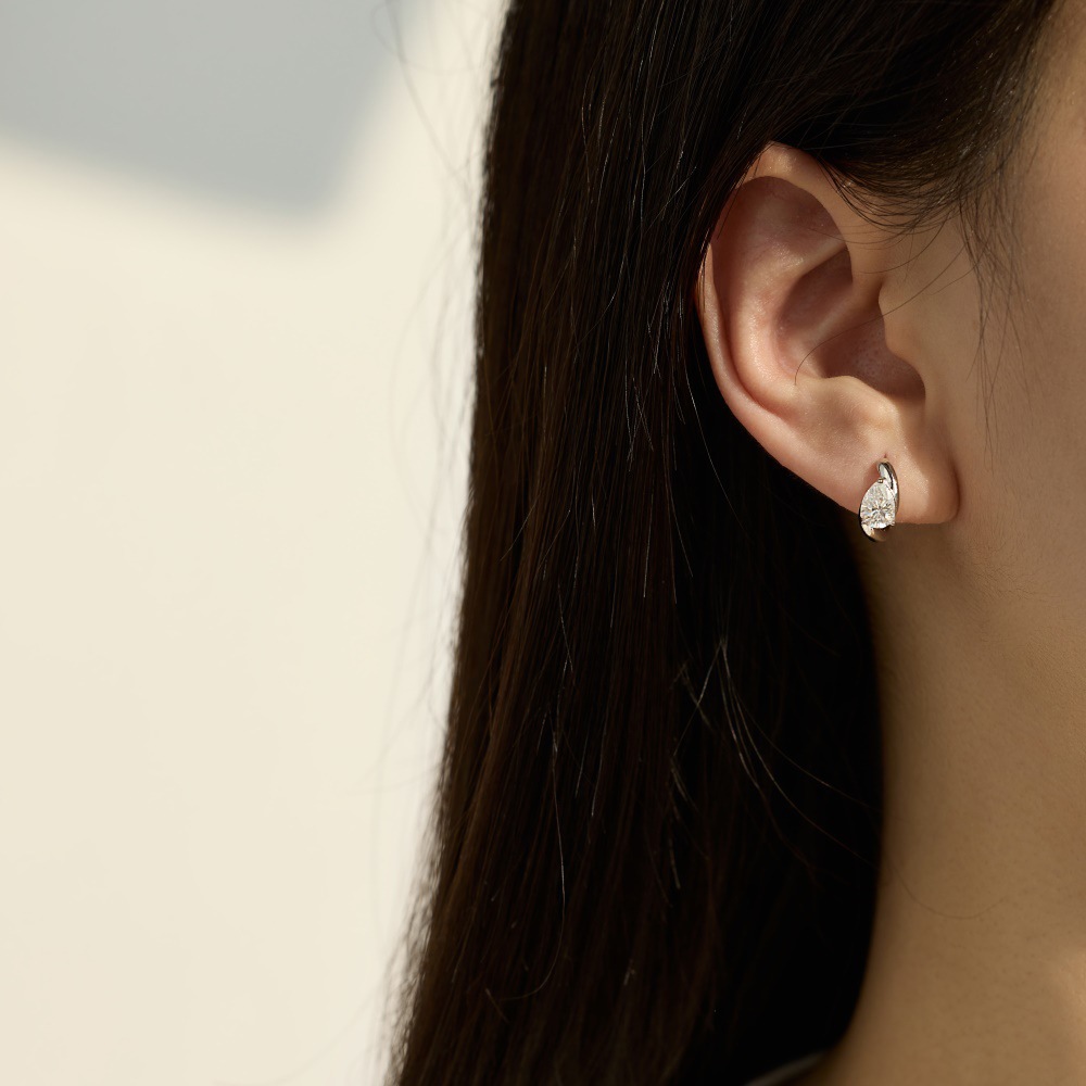 Moissanite S925 sterling silver ear studs for women, teardrop asymmetrical delicate design women's earrings