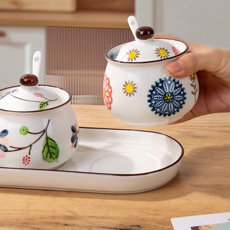 Japanese underglaze color ceramic seasoning pot household with lid MSG salt pot high temperature resistant chili oil pot seasoning pot set