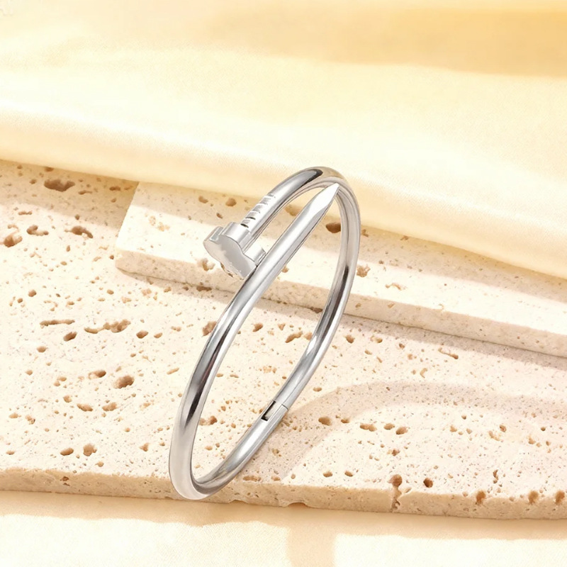 Gold-plated four-leaf clover diamond-studded open bangle for women stackable stainless steel jewelry