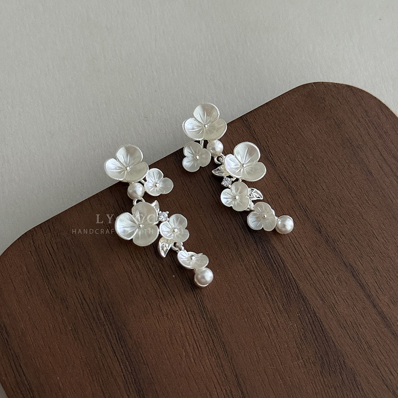 Multi-Layer Three-Dimensional Petal Stud Earrings Simple Elegant Natural Soft Daily Earrings