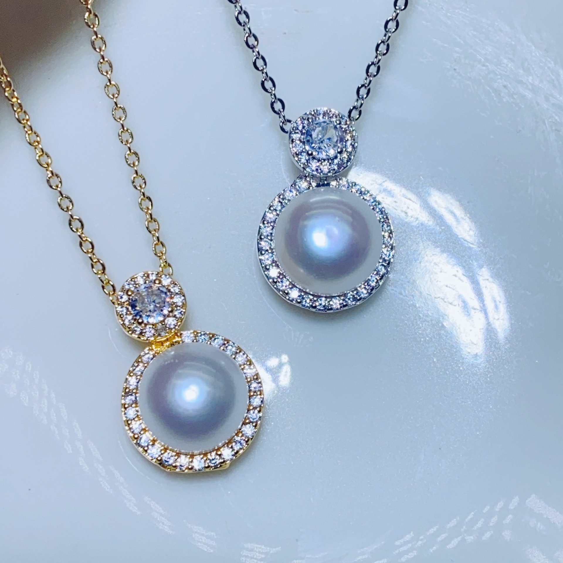 Simple Small Fresh Freshwater Pearl Small Goldfish Pendant Necklace Niche Collarbone Chain
