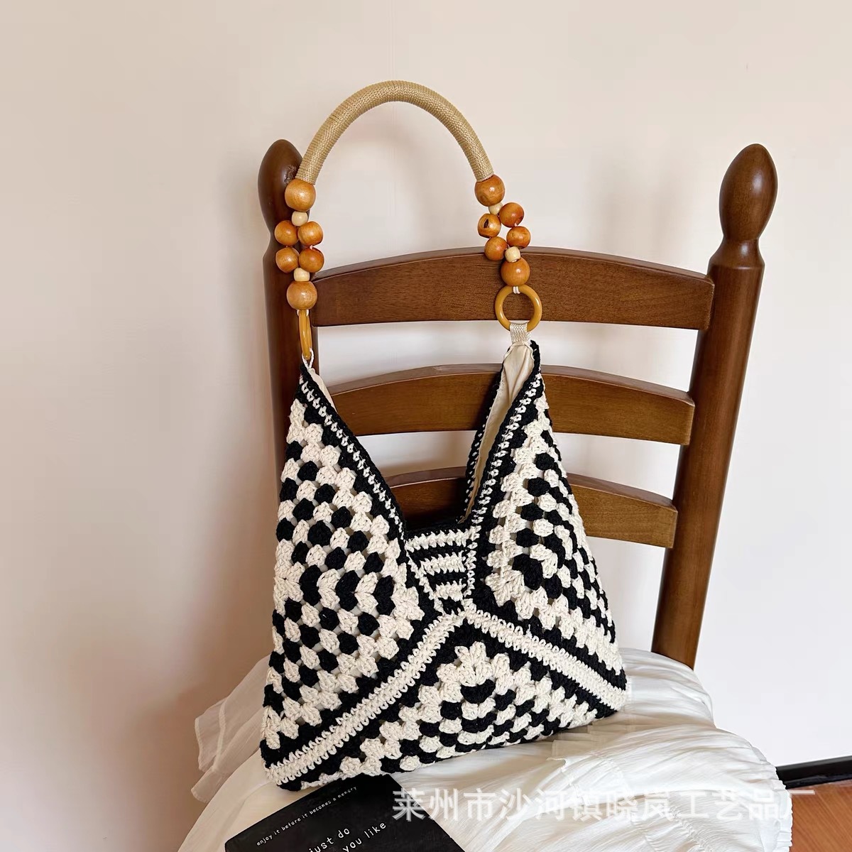 Summer seaside beach bag women's 2026 new large capacity hollow woven shoulder bag handbag tote bucket bag