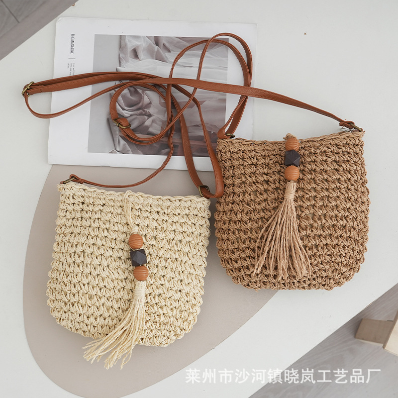 Straw crossbody bag 2024 spring new woven bag tassel pendant casual women's bag beach bag straw bag