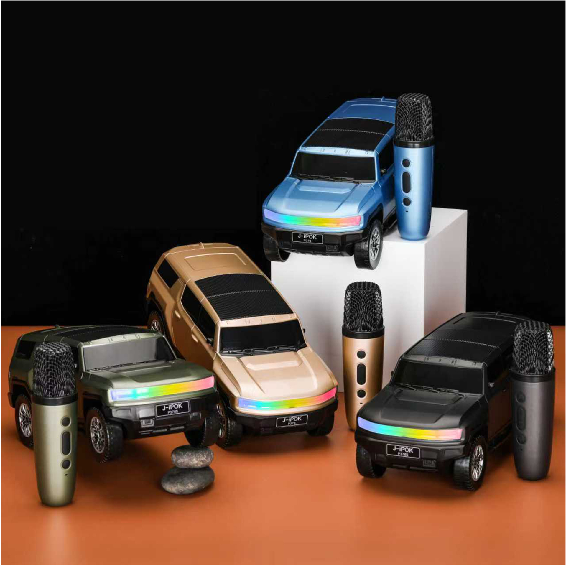 Off-road SUV car model audio colorful light subwoofer microphone integrated K-song solar speaker P378