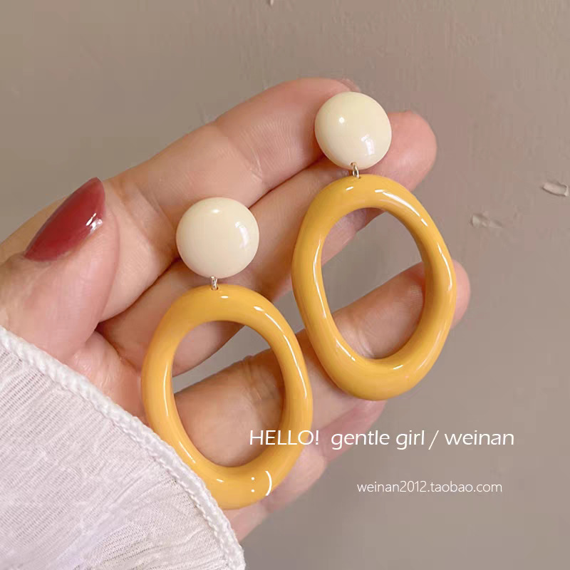 白黄色撞色耳钉