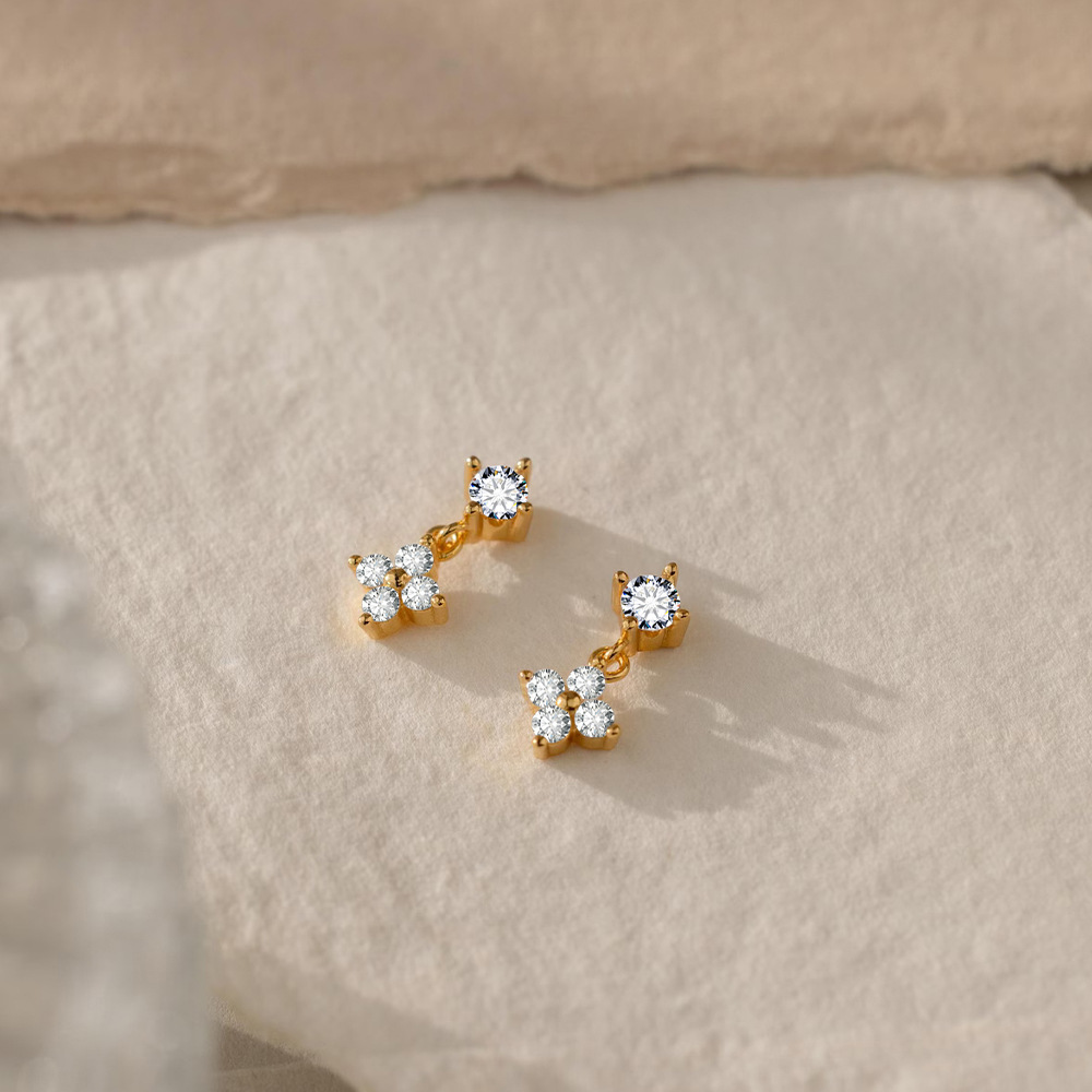 eManco Zircon Four-Leaf Clover Flower Ear Studs Women's Simple Zircon Flower Pendant Daily