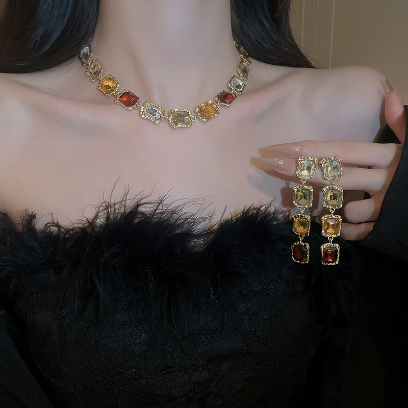 Crystal Square Choker Necklace Palace Style Exaggerated Collar Necklace for Women