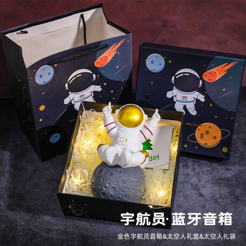 Astronaut Bluetooth speaker new gift cartoon birthday gift home ornament audio gift bag