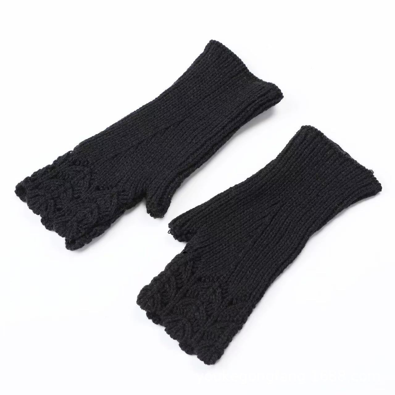 Women's Autumn Winter Short Fish Scale Knit Fingerless Warm Wrist Protection Sleeve Cuff Yarn Gloves Hollow Short Gloves