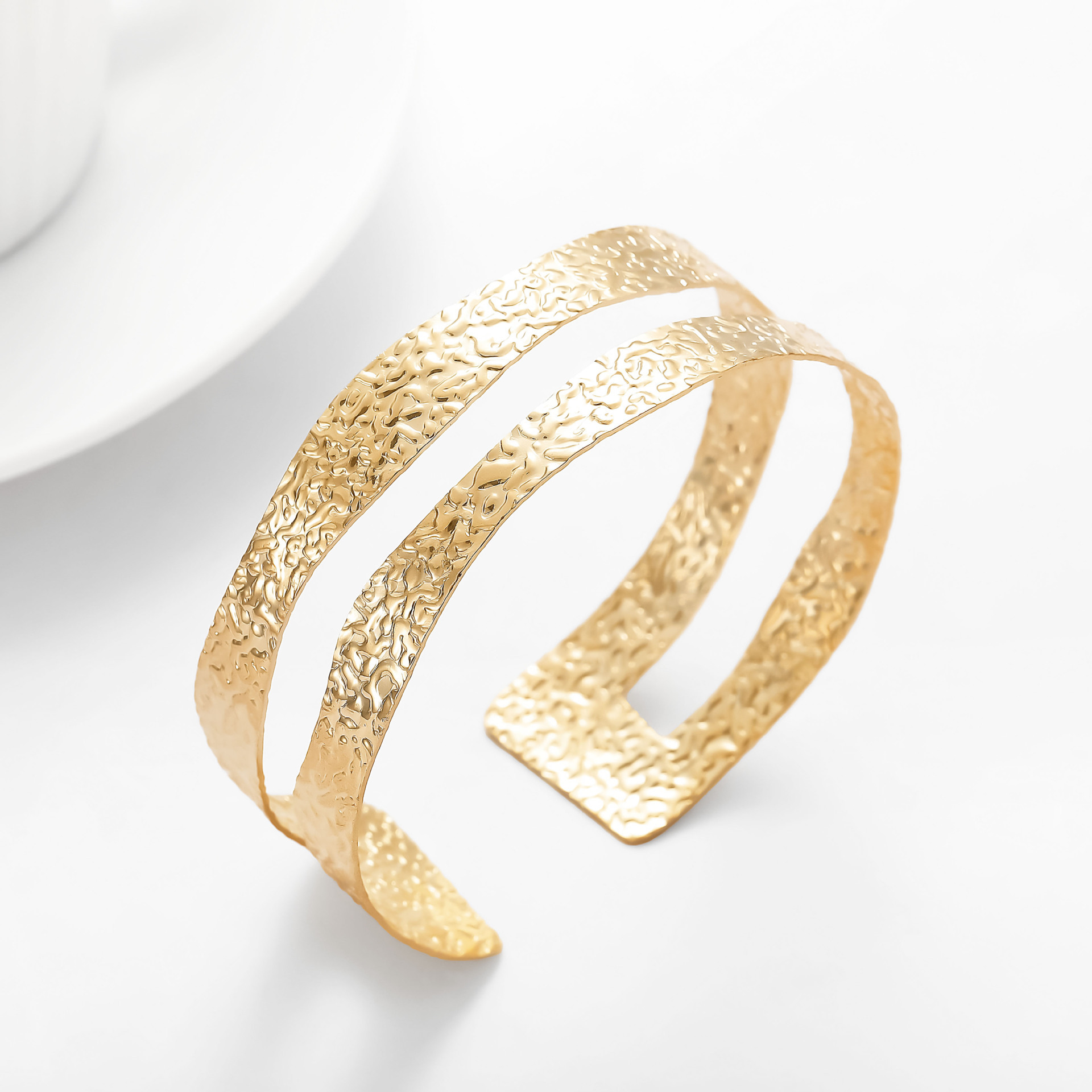 New Arm Bracelet Exaggerated Snake Leaf Flower Butterfly Starfish Bangle